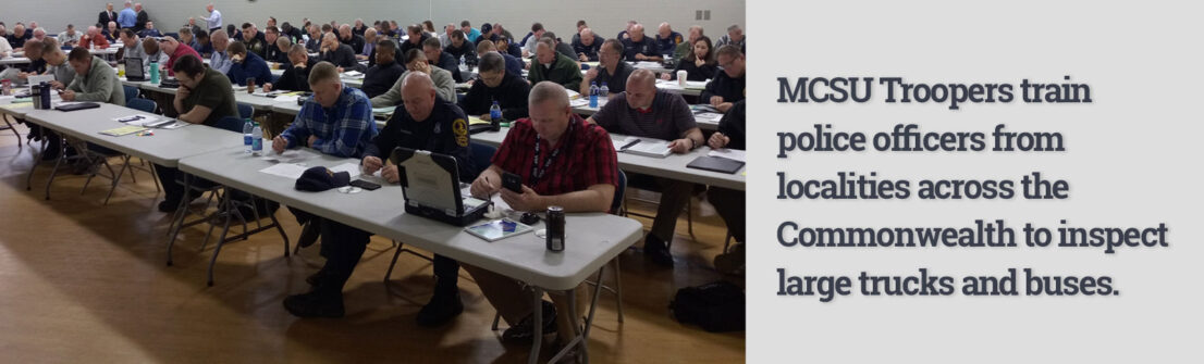 1de instrucciones de seguridad Los patrulleros de MCSU entrenan a los oficiales de policía para inspeccionar camiones y autobuses grandes.